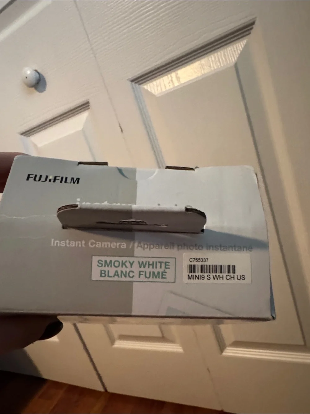 FUJIFILM INSTAX MINI 9 INSTANT CAMERA - SMOKY WHITE - NEW IN BOX